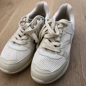 Zara Beige Sneakers